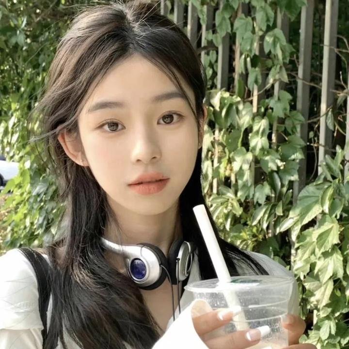 春闺三凤